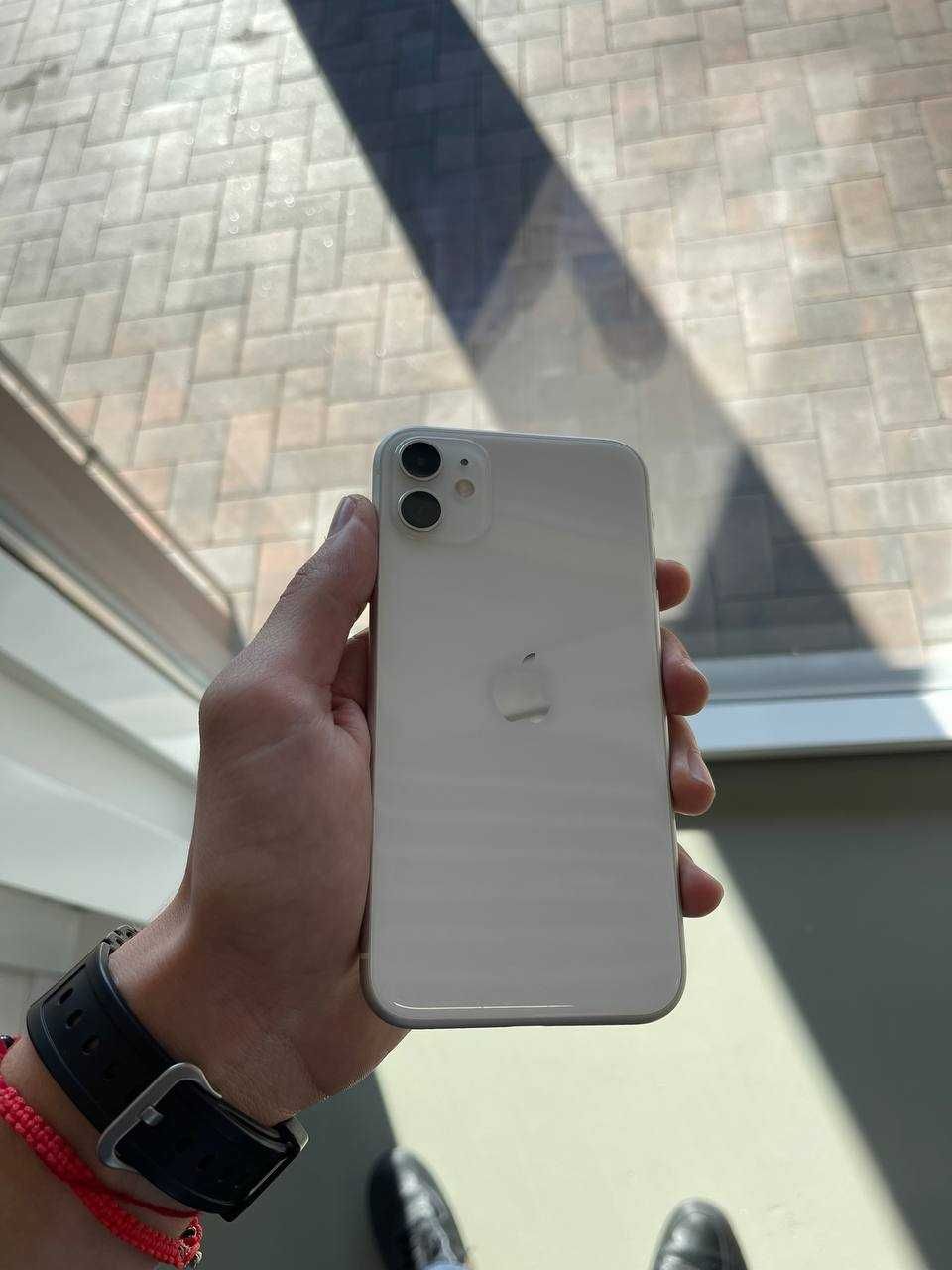 Б/У iPhone 11 64GB White - Розтермінування