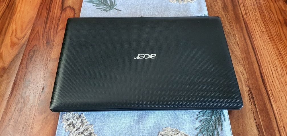 Acer aspire 5742g i5 1 Tb laptop