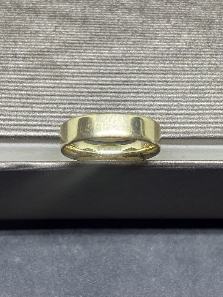 Złota obrączka frezowana 585