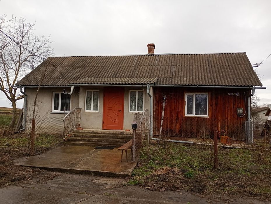 Продається будинок у селі Рогізно