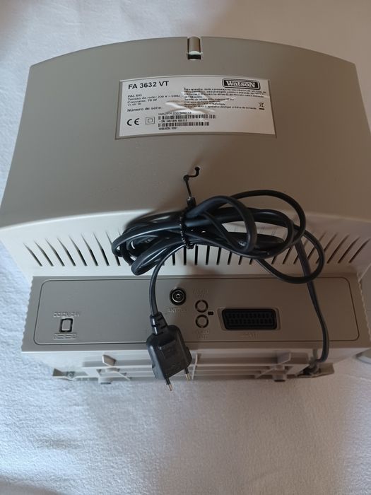 Televisao Watson de 14 polegadas com comando