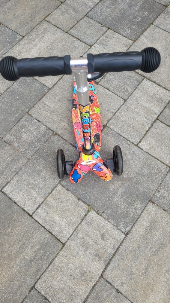 Hulajnoga Scooter MAXI ArtDeco świecące koła