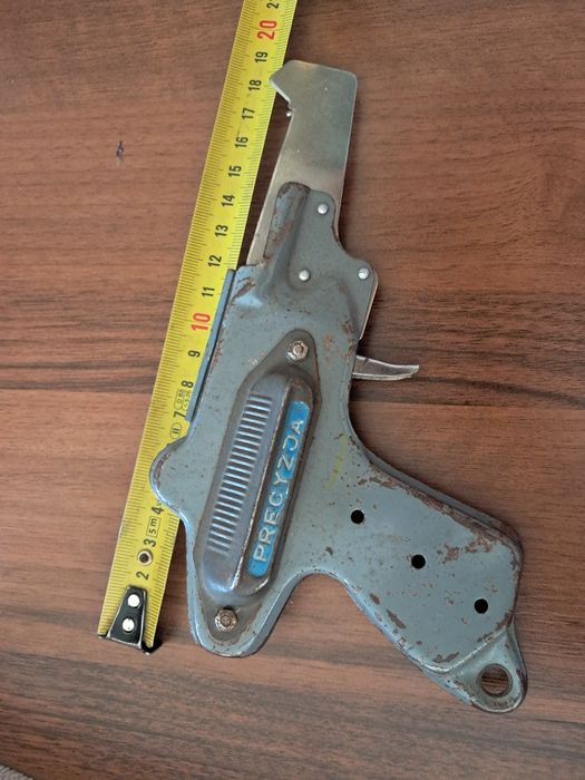 Pistolet PRECYZJA. Stara zabawka z epoki PRL