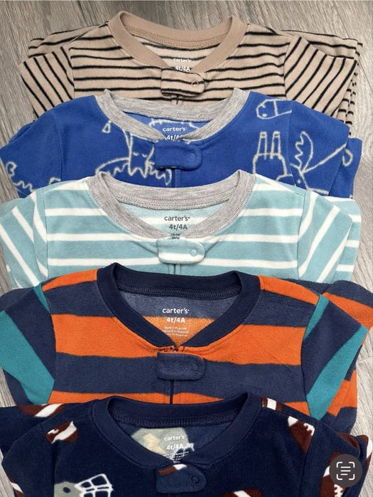 Флісовий чоловічок піжама Carter’s, розмір на 4 роки.