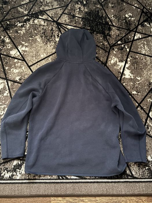 Nike Tech Fleece L size