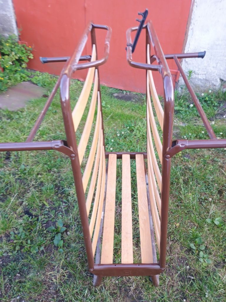 Lóżko  polowe z materacem