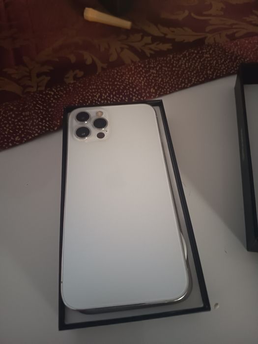 iPhone 12 Pro como novo