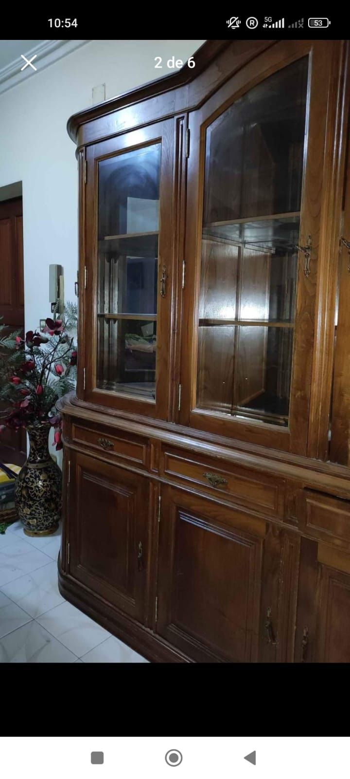 Cristaleira com móvel
