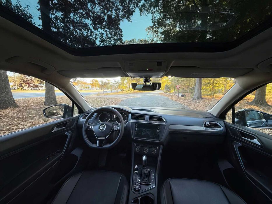 Volkswagen Tiguan      2021