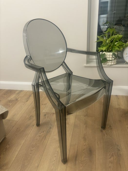 Krzeslo z podlokietnikami przezroczyste glamour
