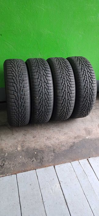 Sprzedam 4 koła zimowe NOKIAN WR D4. 185/65/15, Toyota Yaris IV.