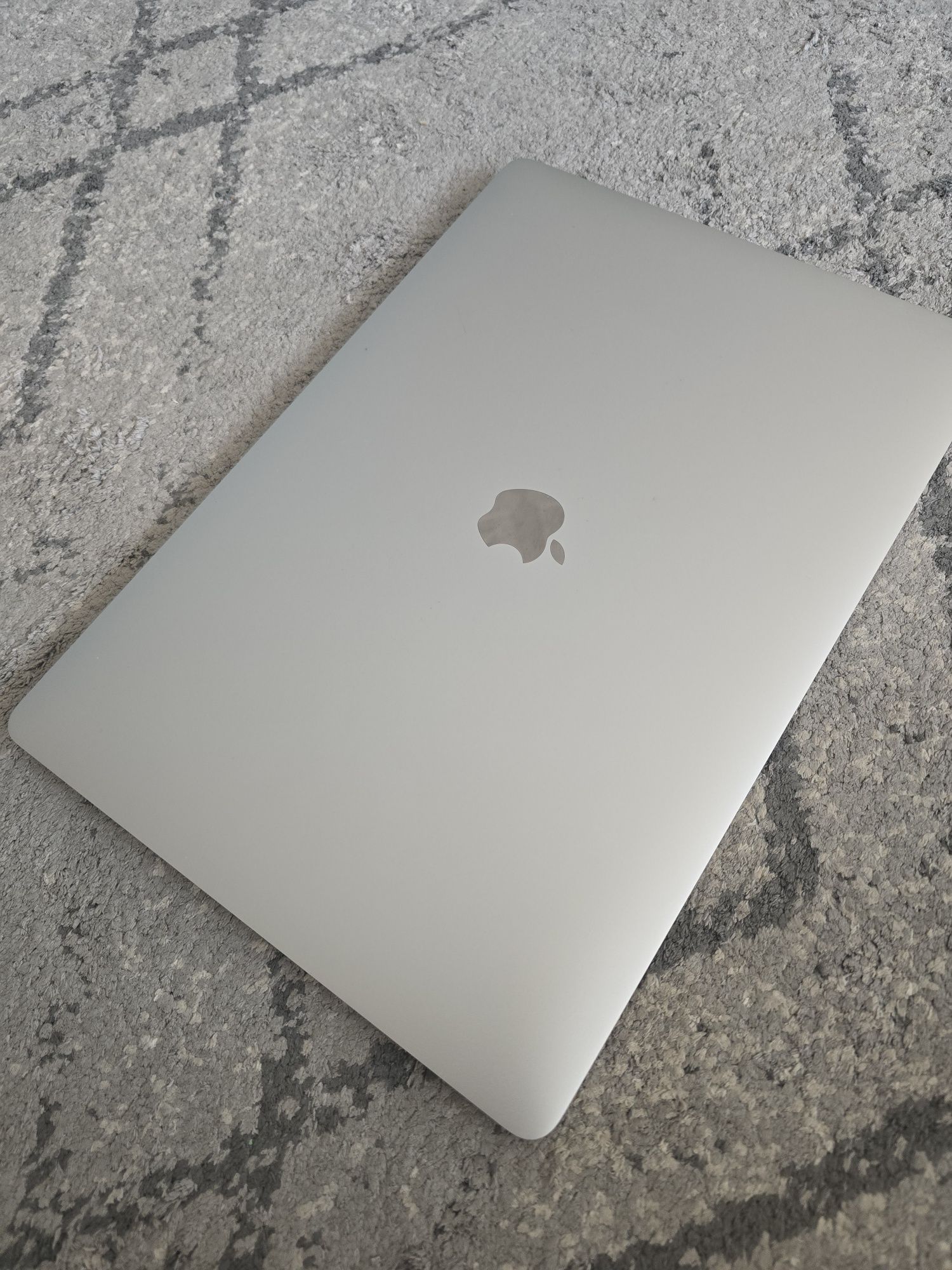 MacBook pro 15 A1990