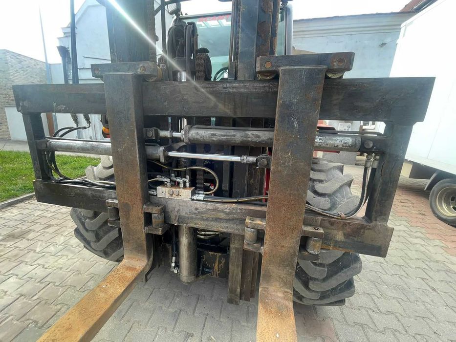 Повнопривідний Навантажувач Manitou M40 4x4 2007року 4т