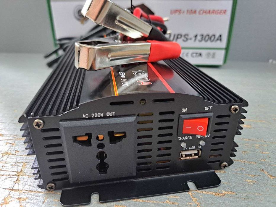 Инвертор с зарядкой 1300W 15А Преобразователь 12V в 220V БДЖ