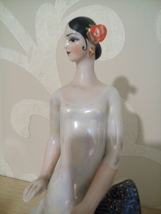 Статуэтка Танцовщица фламенко с веером