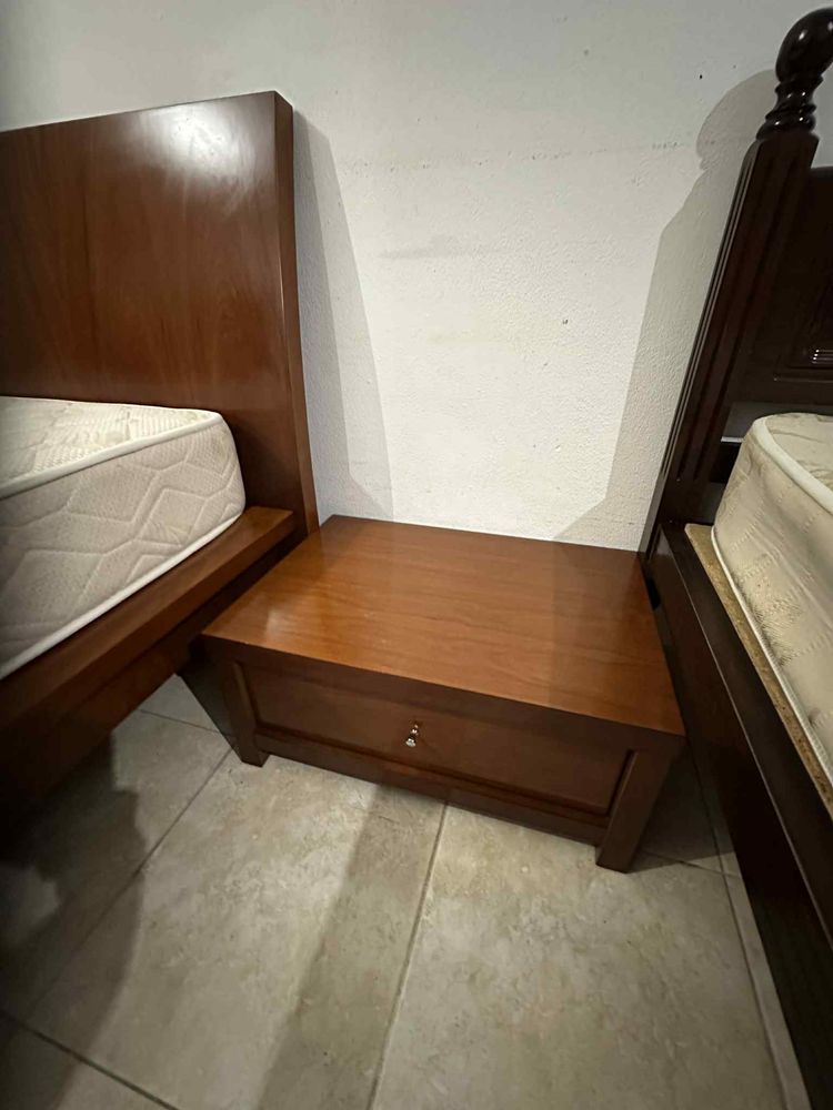 Quarto de casal completo em cerejeira
