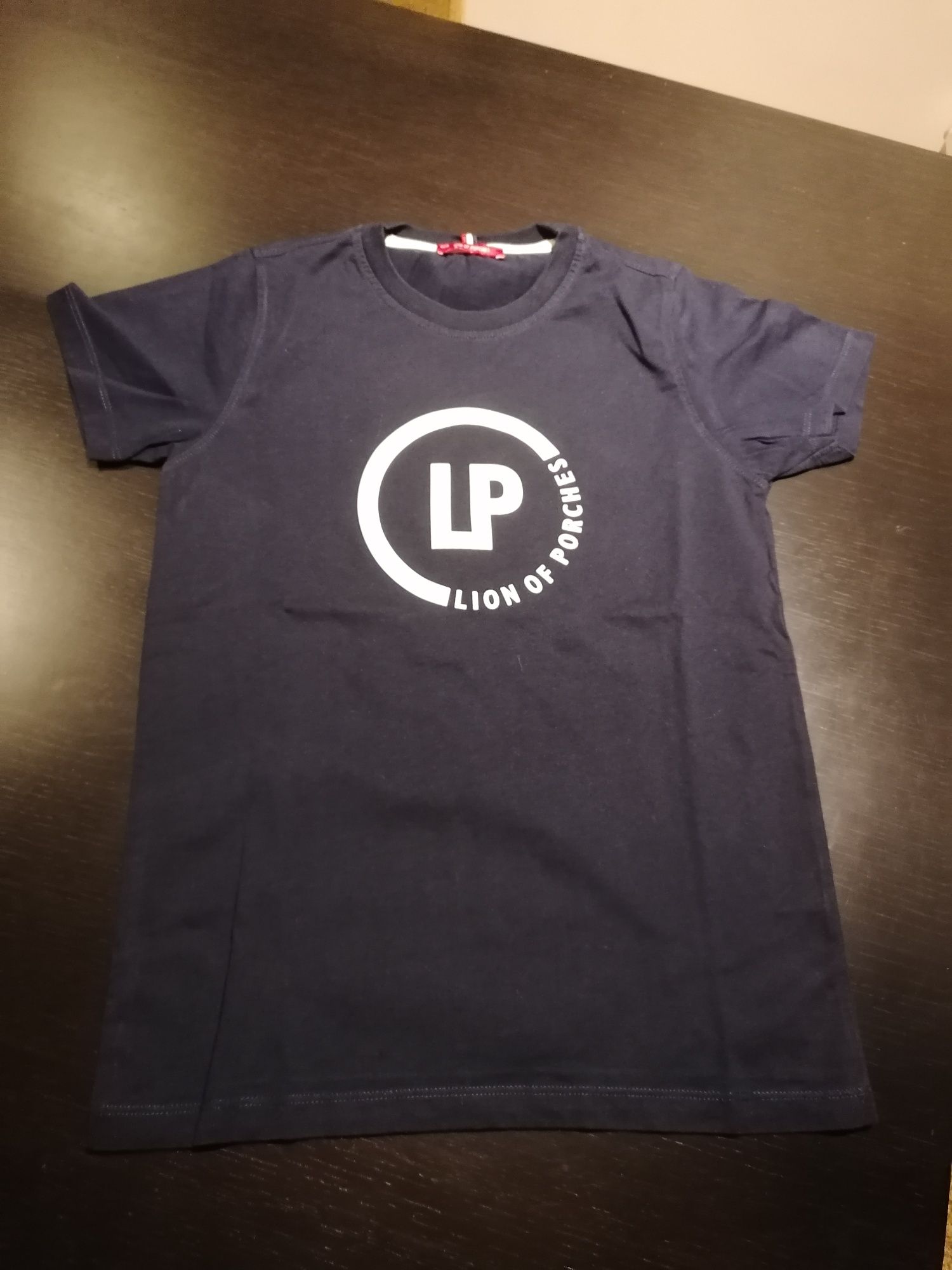 2 t-shirts Lion  of Porches