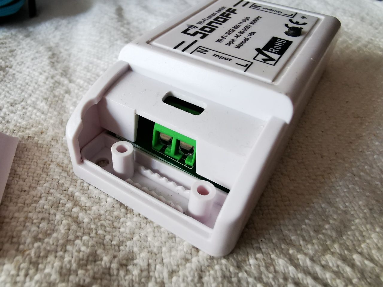 Sonoff Basic R2 - WiFi Smart Switch 10A, używany raz, stan idealny