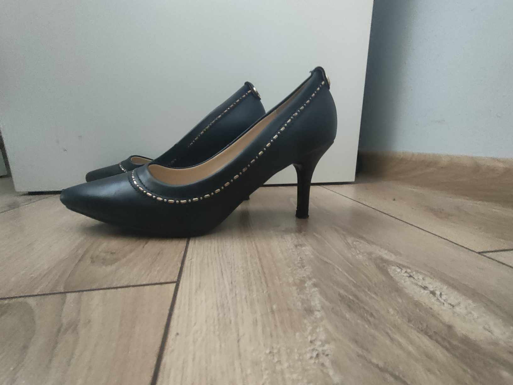 Buty na obcasie rozmiar 36