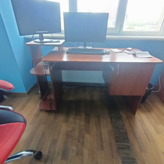 Стол компьютерный отличное состояние