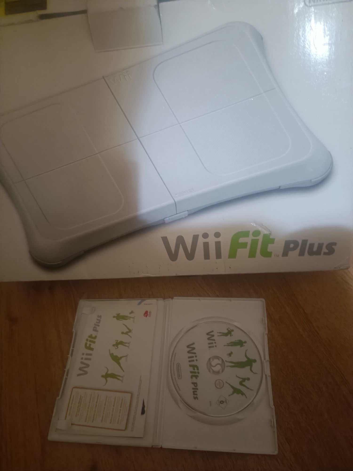 Wii fit plus (balance board+ jogo)