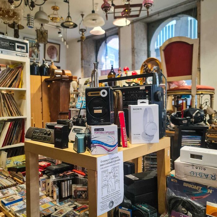 Auscultadores SONY MDR-ZX110 – com fio, cor branco –(nunca utilizados)