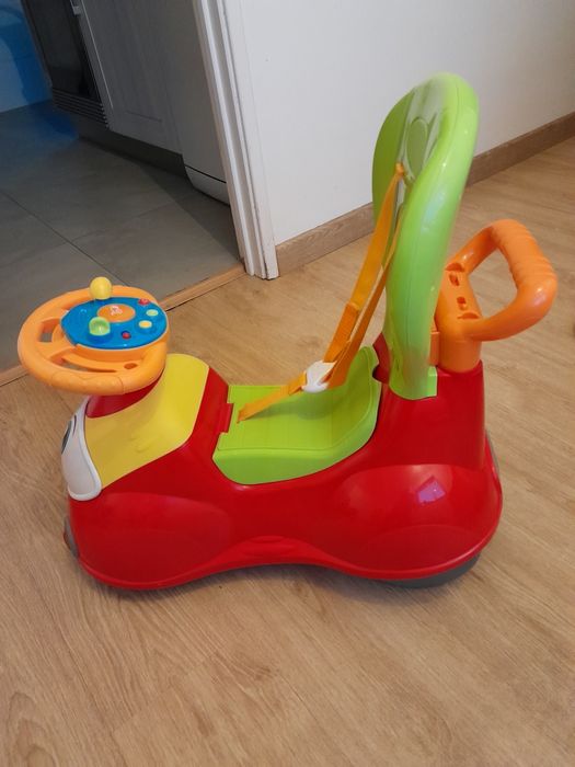 Vendo Andador CHICCO Para Criança a pilhas muito bonito como novo