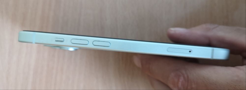 IPhone 15 128 gb zielony uzywany jak nowy