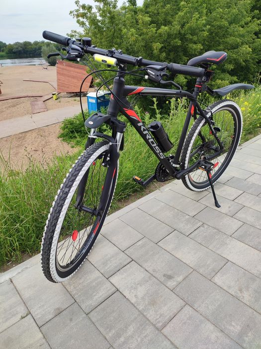 Rower Kross+ firmowe wyposaże..