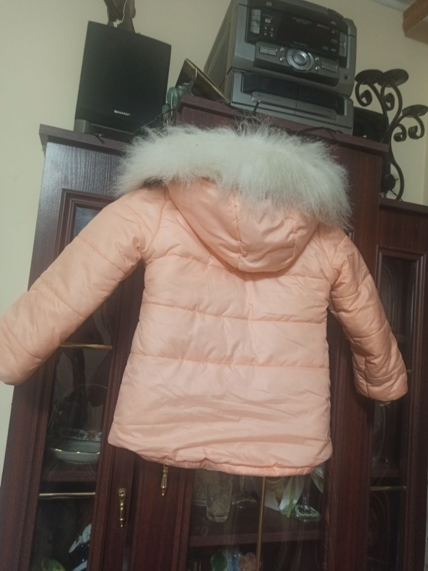 Зимняя курточка на девочку.
