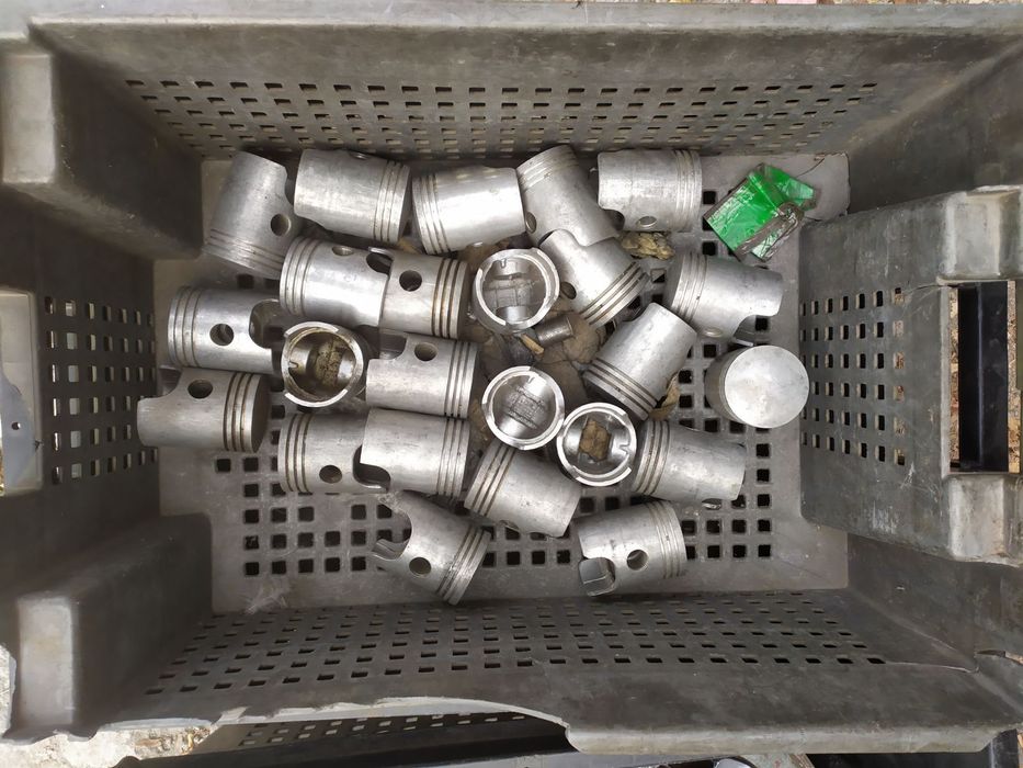 Ява поршни для мотоцикла старые запасы