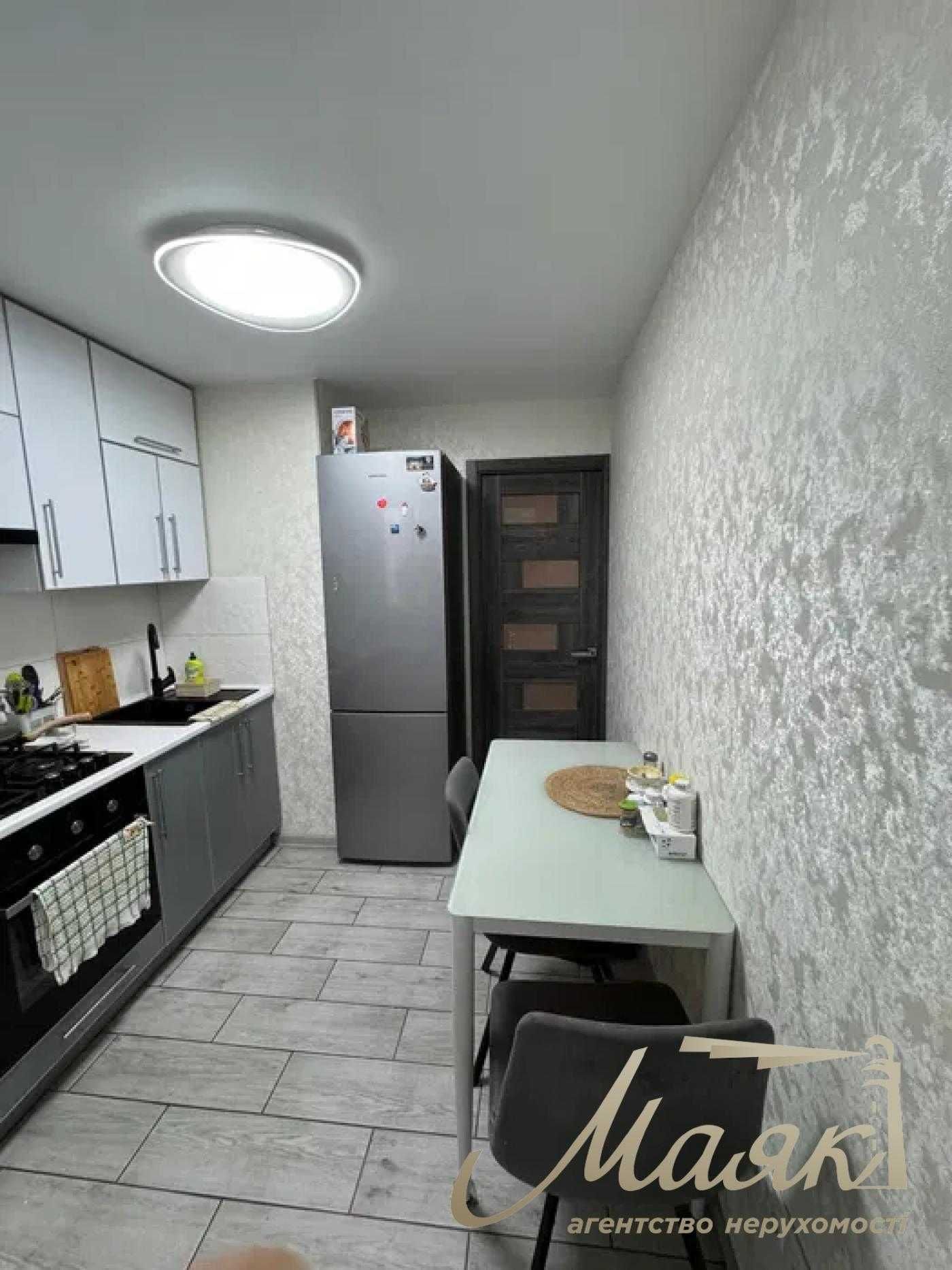 продам 2-к.кв.4/12,вул.Зап.Казачества,зуп.ПОШТА,Поліклінника