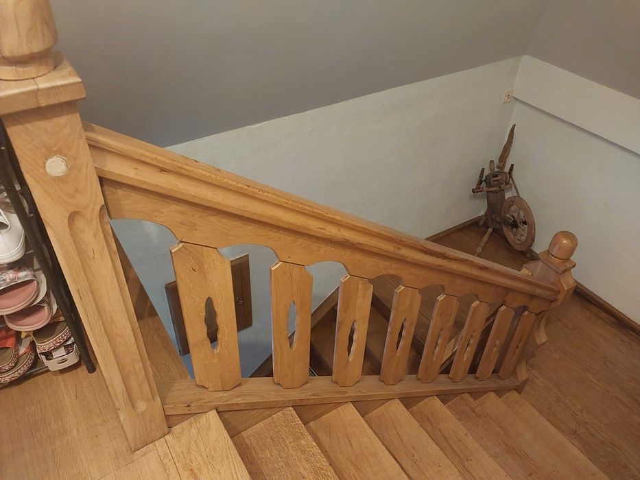 Sprzedam dębowe zdemontowane balustrady schodów wewnętrznych
