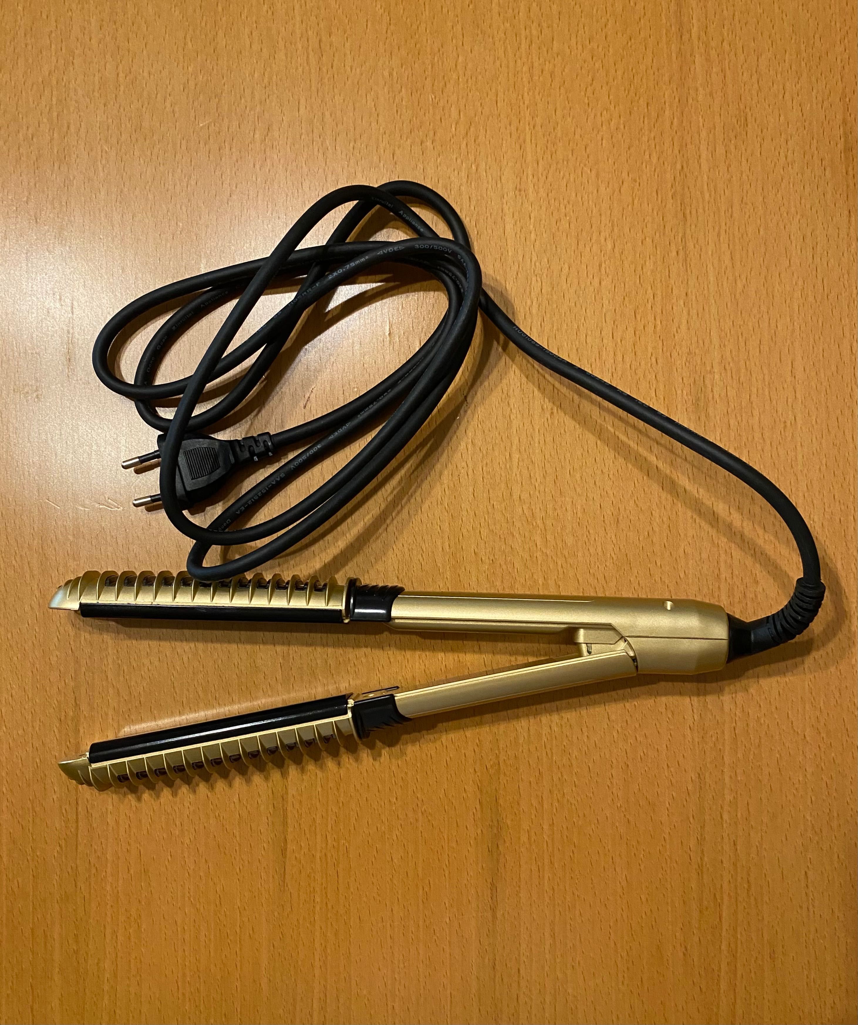 Alisador modelador