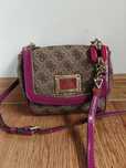 Torebka Guess listonoszka mała crossbody pasek