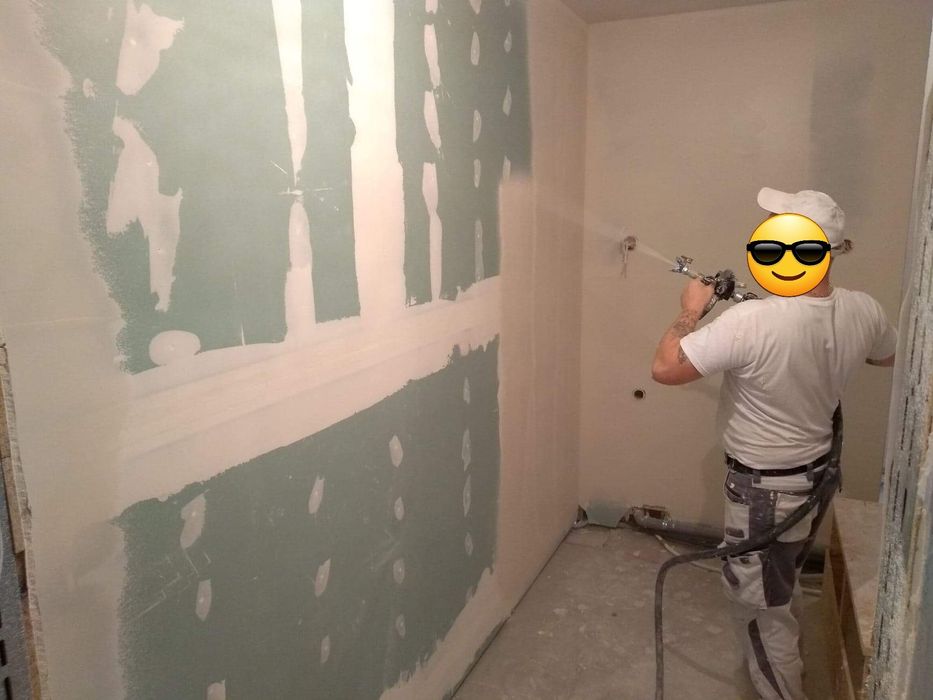 Szpachlowanie oraz prace wykończeniowe