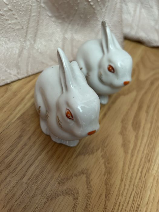 Статуетка фарфорова зайчик