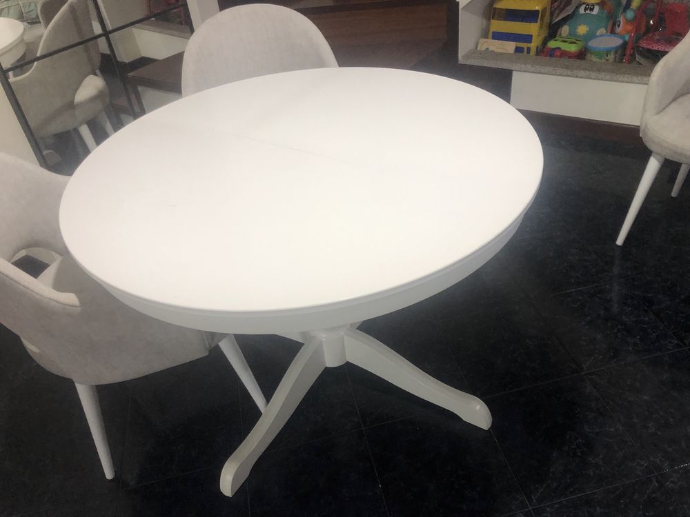 mesa de jantar redonda