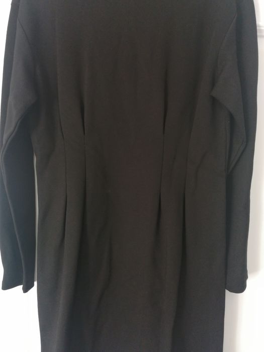 Vestido cintado preto