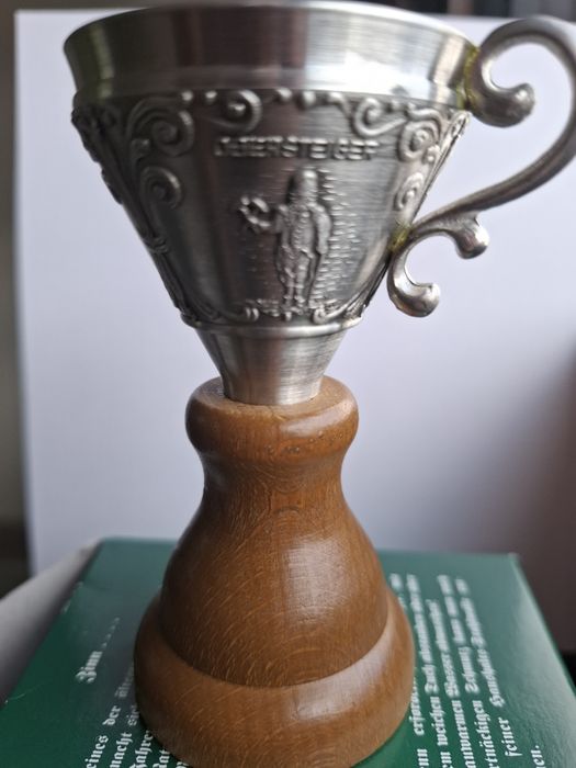 Metalowy kielich ozdobny z cyny 95%