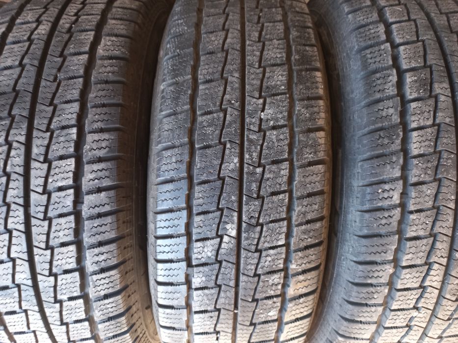 Шини Хенкук 215/65 r16c