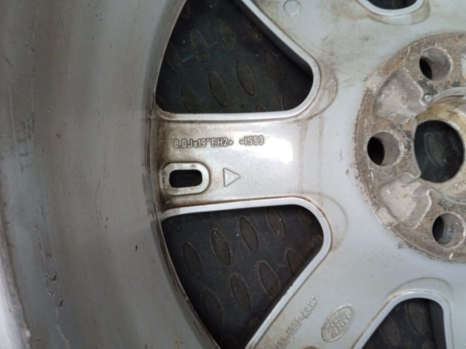 Диски на 19, оригінальні.