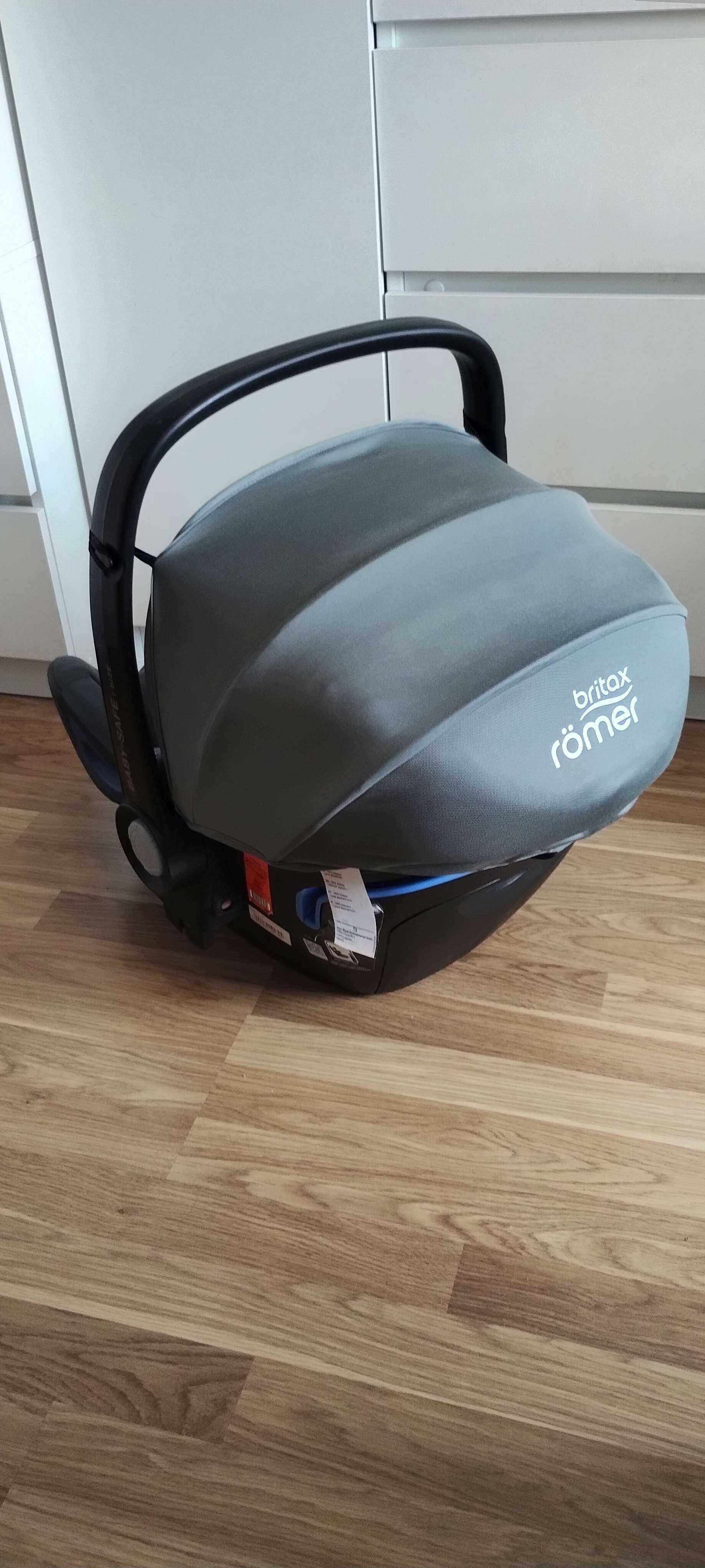 Fotelik dziecięcy nosidełko samochodowe Britax Romer Baby Safe i-size