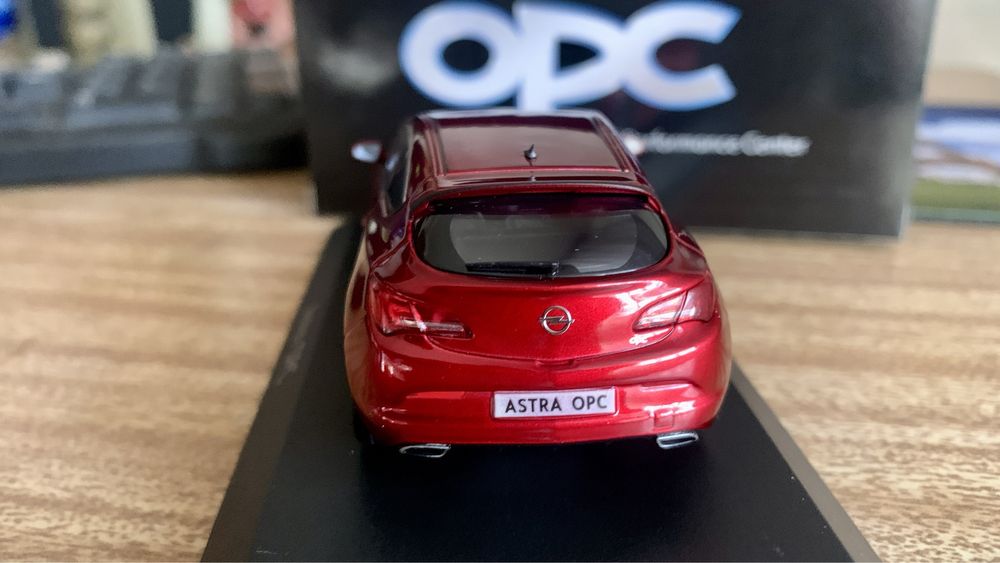 1:43 Opel Astra J OPC (Motorart) не Autoart не Kyosho не Minichamps