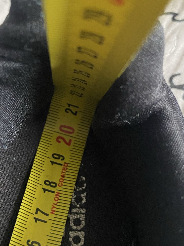 Buty adidas 33   .