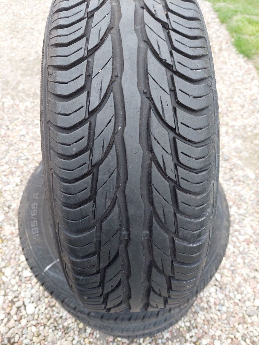 195/65r15 uniroyal Lato