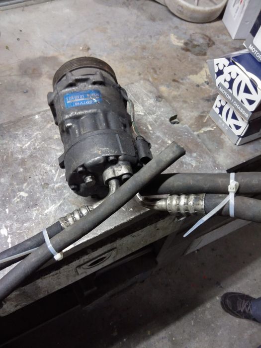 Alternador e compressor de AC