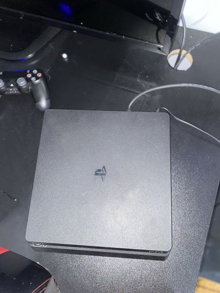 Playstation 4 em bom estado!