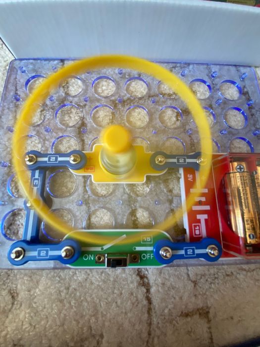 Електронний конструктор Знаток