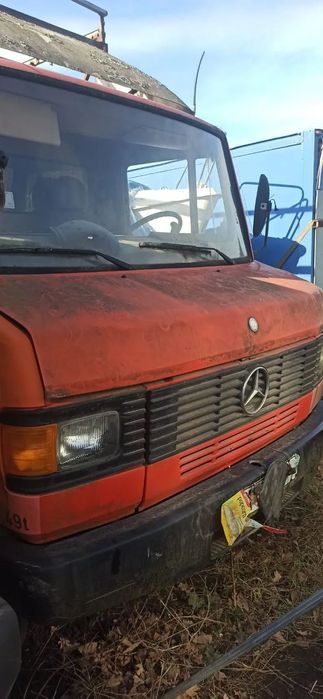 Mercedes-Benz 811  Mercedes-Benz 811D